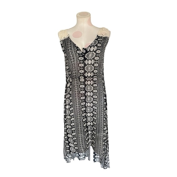 Red Ranch Western Style High Low Sun Dress with Crochet Detail - Medium - Picture 4 of 8